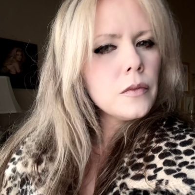 ditaparlo88's profile picture. 🪭 In my next life I’m coming back as a showgirl 🩰