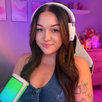 allergictoguac's profile picture. all i do is make internet money & stay home ✦ 
gamble with me → https://t.co/zMabpaDK5w