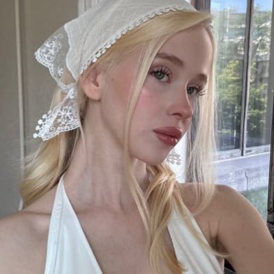 zouisshe's profile picture. #1 fan of eden mccrorey & aoife molloy ⠀⠀⠀⠀⠀