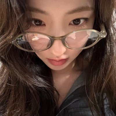 eunxeo's profile picture. o! behold, chicsters’ hot glam sacred poesies.