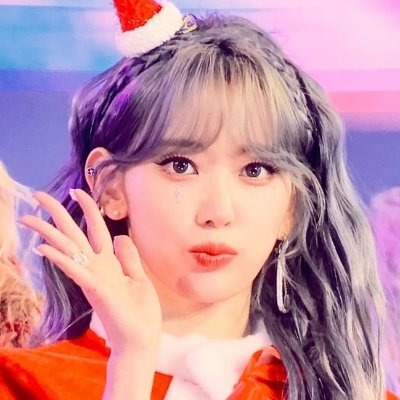 claudlicent's profile picture. arianator, loona mourner, sakura miyawaki protector, phan daughter, misty quigley akgae, gothic fiction lover ~ media @hllnks