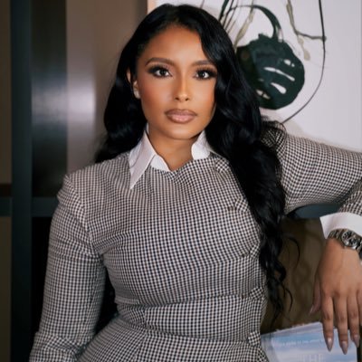 Ariannnyy_'s profile picture. Scholar. Engineer. @uva Alumna. Founder @revampedcp Talking about basketball, technology, academia, and life.