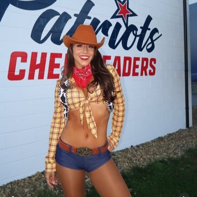Funkeee_xx's profile picture. Dancer Have courage and be kind ❤️ NFL Cheerleader | captain @patriotscheerleaders