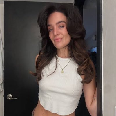 xWandasDaddy's profile picture. Theater actress/Broadway star | English | Lover of Wanda Maximoff | Bisexual | Multiship | @SCARL3TACTR3SS s daddy 😏🤤