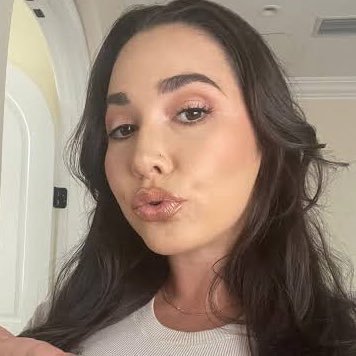 KarleeGreye3l's profile picture. 