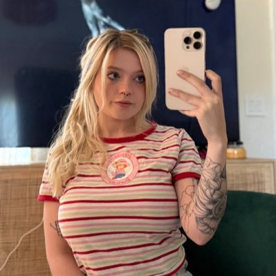 vadaathegreat's profile picture. a vada is what i am.