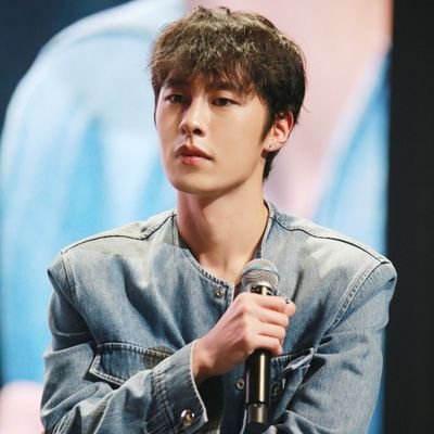 Wizu_Tweets's profile picture. 