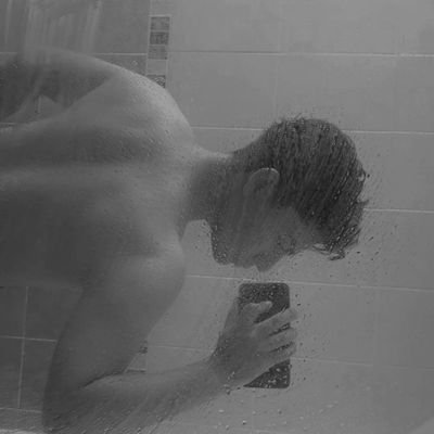 omarlogaaaa's profile picture. 