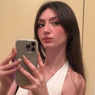 blackbydior's profile picture. ⋅˚₊‧ 𐙚 ‧₊˚ ⋅ don’t bring me to tears when i just did my makeup so nice ♡