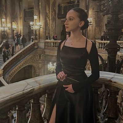 lyvia_fazzalari's profile picture. 