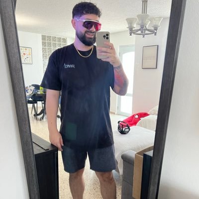 KermitGR's profile picture. Oct 1, 1994/ Guayanilla/ PUCPR/ Contabilidad/