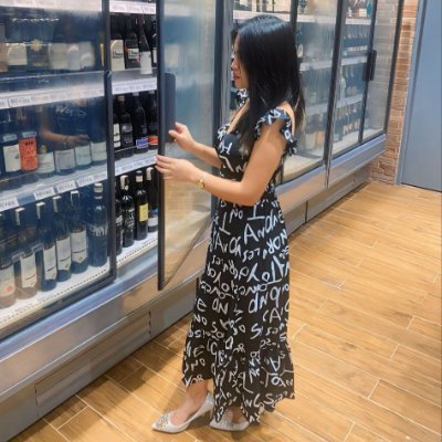 Haganml1's profile picture. Designing trends👗
Investing goals📊
Racing hearts🏎
Calming minds 🧘‍♀️
— Vietnamese girl’s story🇻🇳🇺🇸