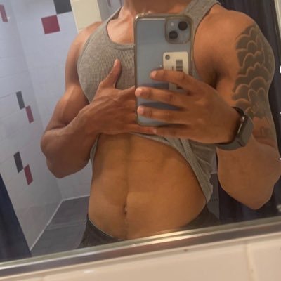 Romelo318349's profile picture. 