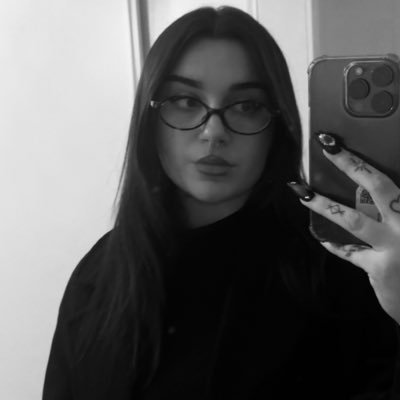 cestlasucrette's profile picture. Ig : emmacs.e | tanarchiste et maman de nova pv:@mamandenova