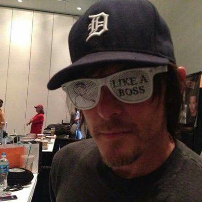 lesbians4films's profile picture. “deeply bizarre and anti-men” | #twdtwt #bylertwt #arcanetwt #yjtwt @sxnshinezs