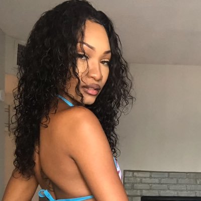 raemarei's profile picture. I gotta watch my back cause I’m not just anybody ᛝ⟡✶🜁⟣