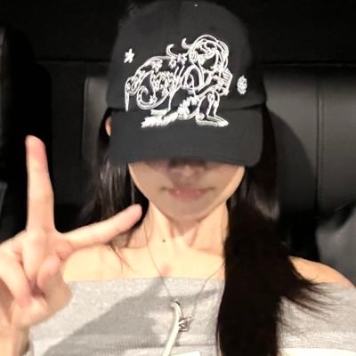 jiwcnei's profile picture. 나홀로주저리