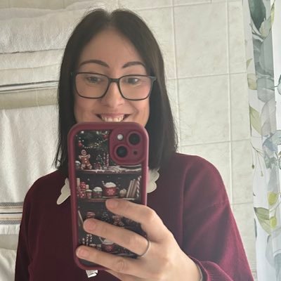 DonnaKeebab40's profile picture. Mum to a cheeky monkey, full time Legal Secretary, storyteller, fort builder, hide & seek buddy, lover of gin & elderberry, macarons and anything coffee ♥️💚♥️