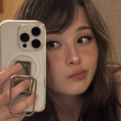 llesbiantsuma's profile picture. 🧸 : me and jimin watching the vampire diaries | @ilyoier main ༉‧₊