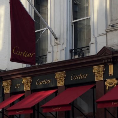 iq5l1i's profile picture. غروٍٍ كسّاه الجمال وزادة عذوبَـة .