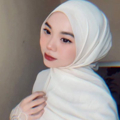 cacaaesya's profile picture. somewhere between dreams and reality