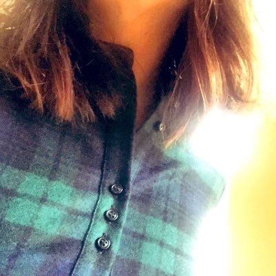 poetry_weekend's profile picture. ꧁ Marie-Laure ꧂ ❧ 30 ans d’édition derrière la salle de bains ❧ créatrice du Poetry Club avant les autres