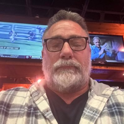 krishwillina's profile picture. Public Figure