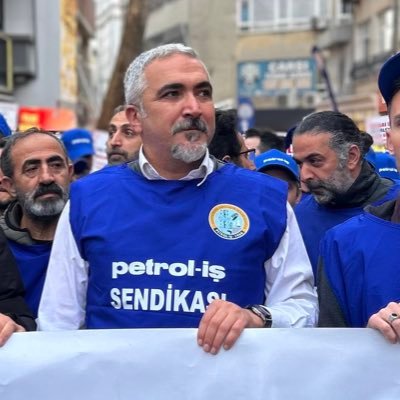 SivanKrmzck's profile picture. Petrol-iş Gebze Şube Başkanı - İşçi