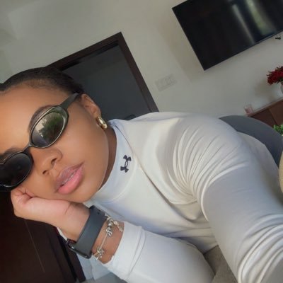 cee_suella's profile picture. Scholar. Global comms girlie. Always in the gym or with my plants. The Office and Modern Family Stan. IG: SuelleBella