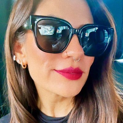 julietaetznab's profile picture. 