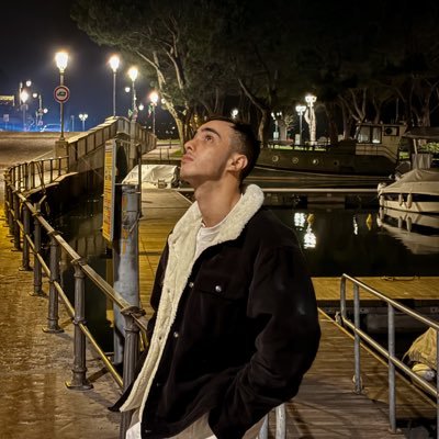 _STUFO's profile picture. كنا شباب ذي الفاكهه...