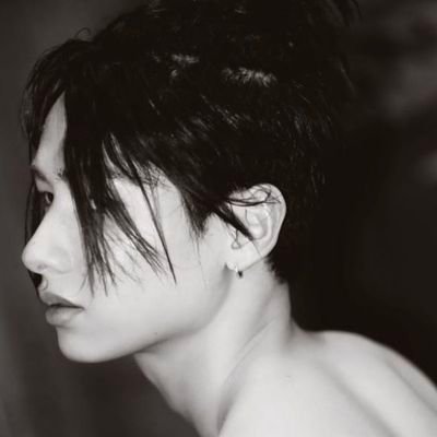 ilovethtee's profile picture. 📋 INTJ-T.  #케이팝 ; An account for having fun and hyping up all the interests I love!