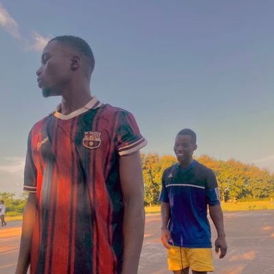 AhamedKoua65934's profile picture. je fais 1m73 de teint noir🧍🏿🧍🏿 j'ai le sport (handball), sympa🤩🤩🤩 beaucoup bavard 😅😅🤣