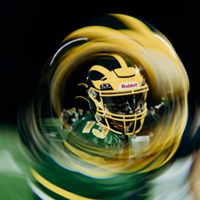 zavionesudler10's profile picture. | BE LEGEŇDARY⭐️| 40 yard dash 4.48| Queen Anne’s high school 28’| 3.1 GPA| Offensive of treat @coach__mooney | email zavionesudler28@gmail.com #FTR