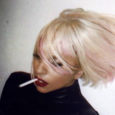 ew__rc's profile picture. FORZA MILAN❤️🖤  Maybe 19