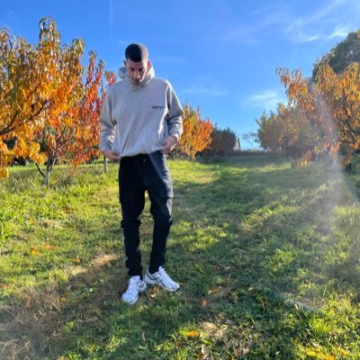 dbuckets11's profile picture. 