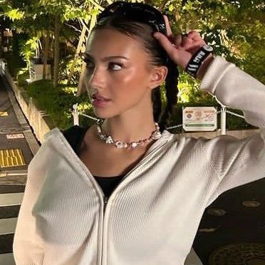 hotrath's profile picture. just here to be mysterious and hot