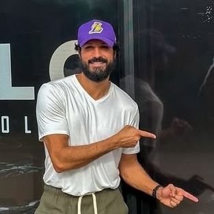 reismemes's profile picture. Comentando um tiquinho sobre tudo ✍🏽