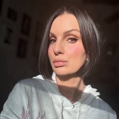 Lilblack_heart's profile picture. just nay from the block: gone writing ✌🏻