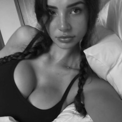 mlveigh's profile picture. xoxo 💋