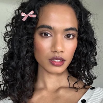 doeyedfemme's profile picture. 