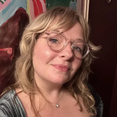 AnnakimMar1747's profile picture. Hey I’ll love to get your bills and debt paid and you also get a weekly allowance of 500$ twice a week ....can I be your sugar mommy:) ❤️🎁