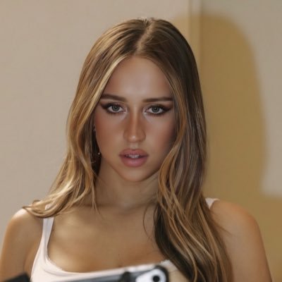 soclosetowhat's profile picture. media and satire acc ‘real love doesn't clip your wings’