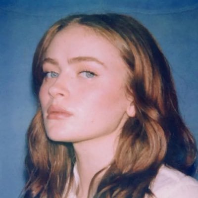 nicxcoughlan's profile picture. eu, nicola coughlan e luke newton tomando um latão no recife antigo | ela/dela | park eubin & cho boah supremacy