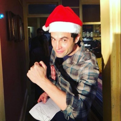 nicejoeyes's profile picture. مريض عقلي / لاعب محترف chess / طالب CS / مراجع مسلسلات متعمد