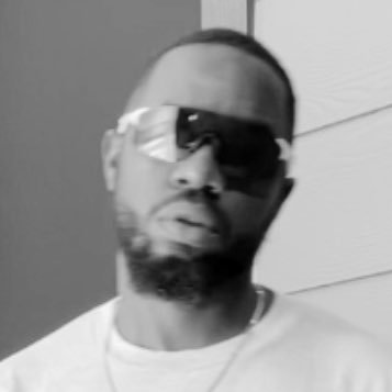 brianwxyzz's profile picture. Designer & Extraterrestrial 🥨 👽