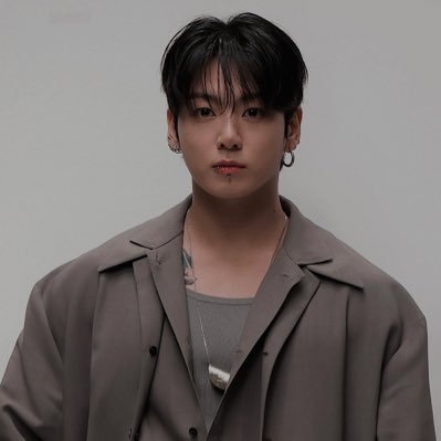 cloudskn's profile picture. BTS     ࿓ shine, dream, smile ࿔