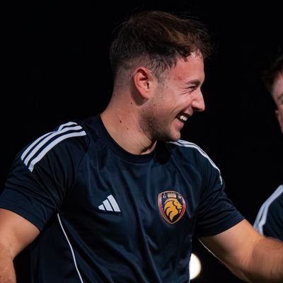 clai_ale's profile picture. fcbarcelona • 🦁🖤 • mcwfc | pb5 🪽