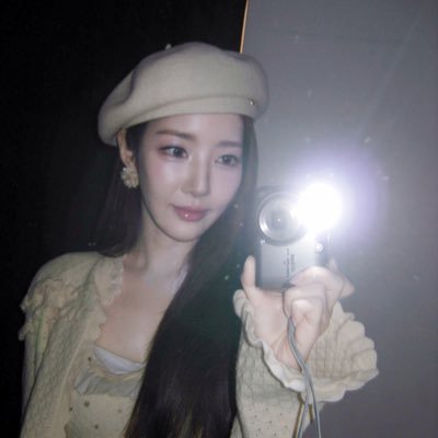 bean_minyon's profile picture. only 박민영🐰 🌸＆박레옹🐶🐾♡+♡=♡²  너는 나의 세상이자 모든 순간이었어❤