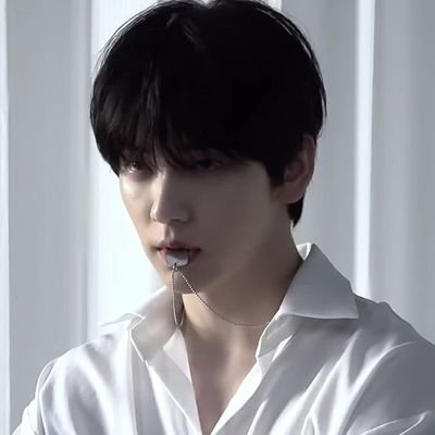 rainnybin's profile picture. all without a man, oh you killin’ it girl